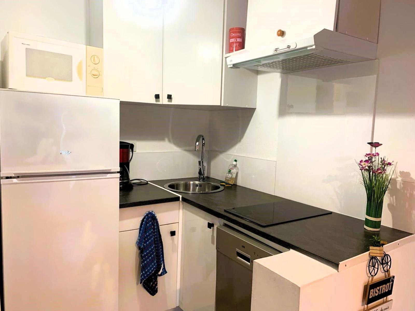 Reve D'Azur En Bord De Mer A La Nartelle Avec Piscine Dans La Residence, Terrasse, Bbq, 2 Chambres 2 Sdb Logement De 35M2 Draps Inclus Сент-Максім Екстер'єр фото